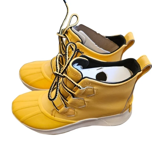 Sorel Out N About III Classic Waterproof Booties Yellow Ray NEW Womens - Picture 4 of 9